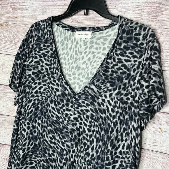 Bella Dahl Women's V Neck Short Sleeve Soft Animal Print Shirt Size Large - Picture 8 of 8